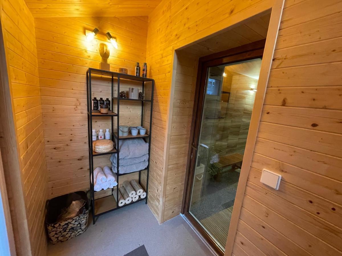 فندق Wolf House Klinovec Loučná pod Klínovcem المظهر الخارجي الصورة