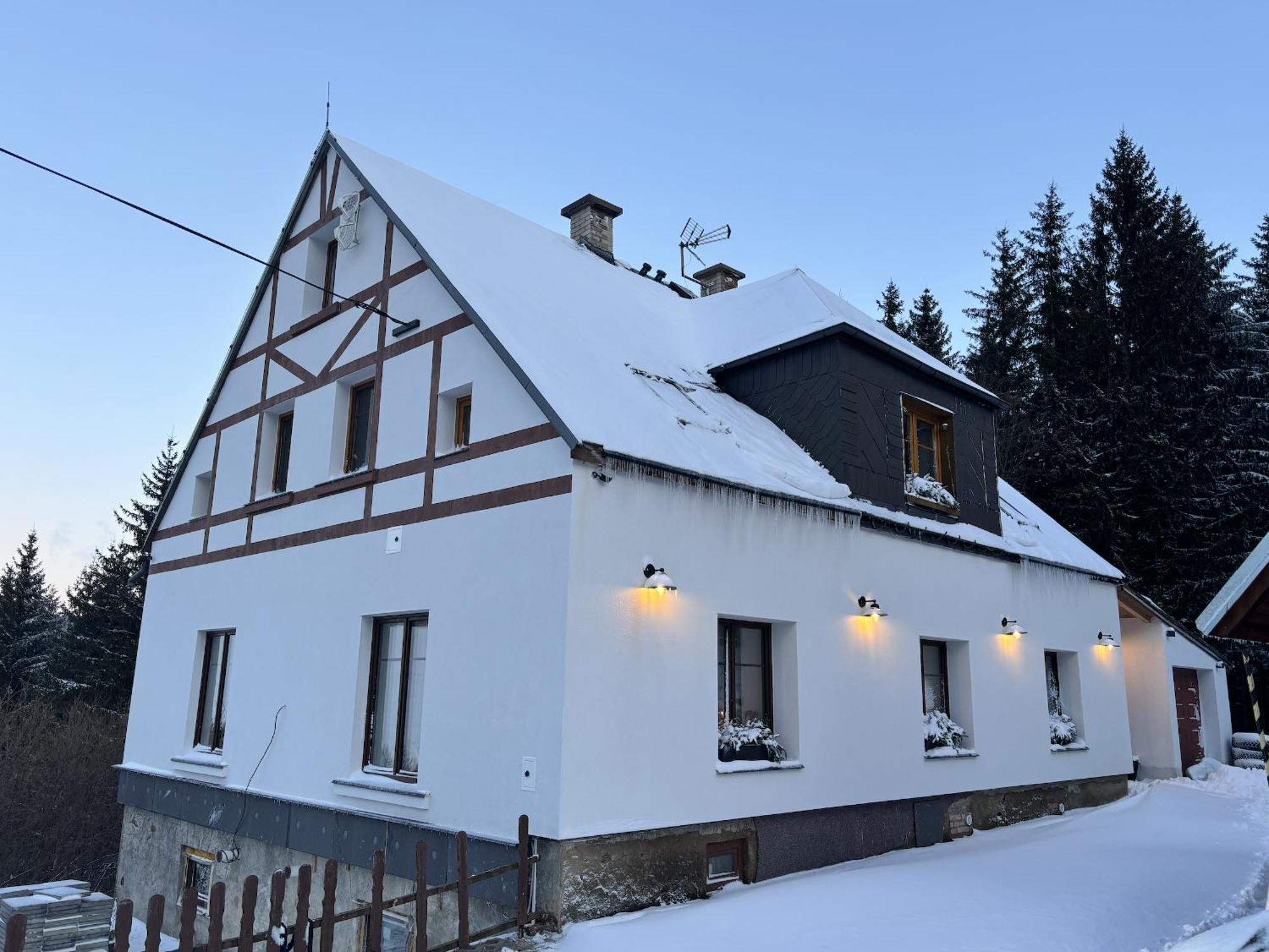 فندق Wolf House Klinovec Loučná pod Klínovcem المظهر الخارجي الصورة